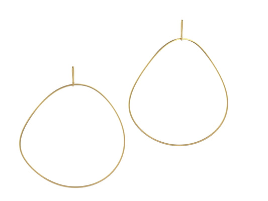 Hit New Style earrings, 18K yellow gold. Diameter of the inner: 65x70 mm.